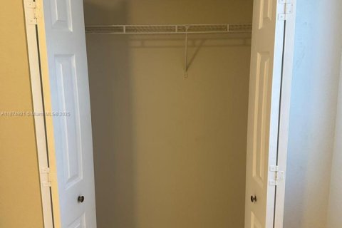 Adosado en venta en Miramar, Florida, 4 dormitorios, 137.59 m2 № 1921169 - foto 16