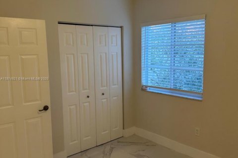 Adosado en venta en Miramar, Florida, 4 dormitorios, 137.59 m2 № 1921169 - foto 15