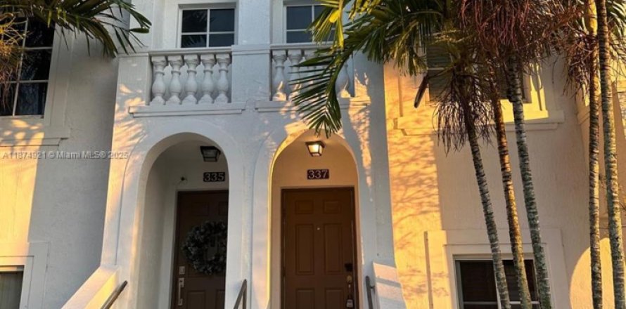 Adosado en Miramar, Florida 4 dormitorios, 137.59 m2 № 1921169