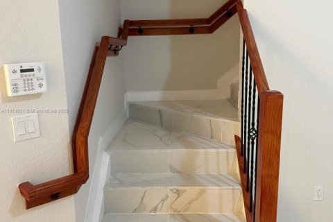 Adosado en venta en Miramar, Florida, 4 dormitorios, 137.59 m2 № 1921169 - foto 10