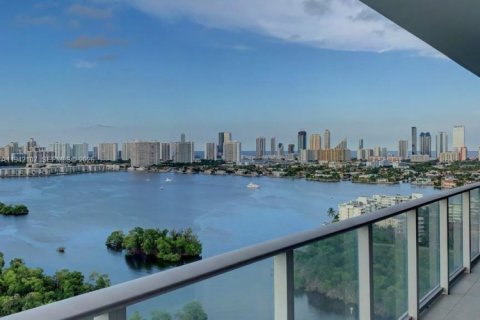 Снять в аренду кондоминиум в Норт-Майами-Бич, Флорида 3 спальни, 144.56м2, № 2002471 - фото 3