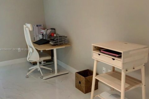 Снять в аренду кондоминиум в Норт-Майами-Бич, Флорида 3 спальни, 144.56м2, № 2002471 - фото 5