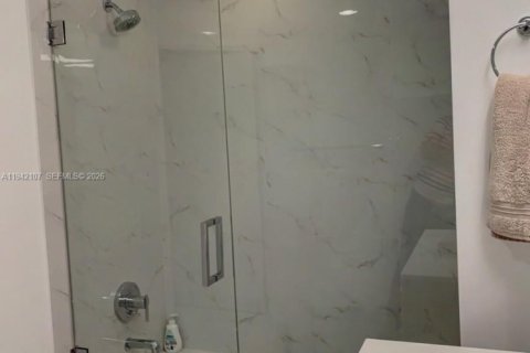 Снять в аренду кондоминиум в Норт-Майами-Бич, Флорида 3 спальни, 144.56м2, № 2002471 - фото 24