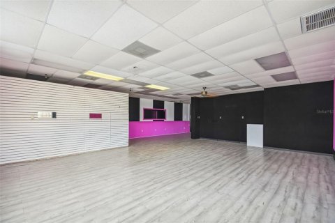 Commercial property in Winter Haven, Florida 166.48 sq.m. № 1649516 - photo 2