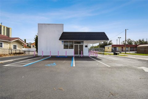 Commercial property in Winter Haven, Florida 166.48 sq.m. № 1649516 - photo 1
