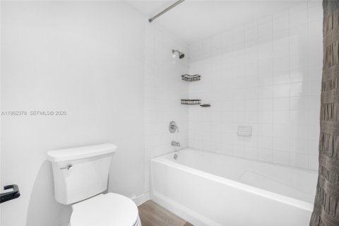 Купить кондоминиум в Майами, Флорида 2 спальни, 108.14м2, № 2023928 - фото 13