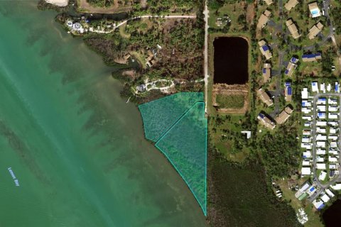 Terreno en Englewood, Florida № 2148447