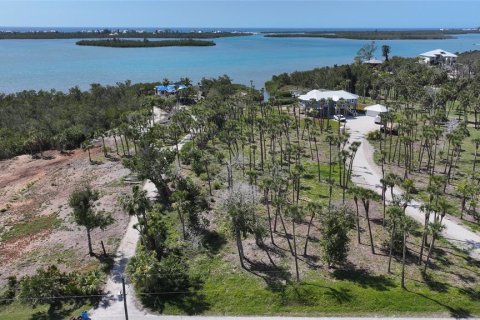 Terreno en venta en Englewood, Florida № 2148447 - foto 14