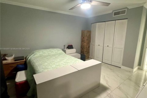 Condo in Deerfield Beach, Florida, 2 bedrooms  № 1890696 - photo 15