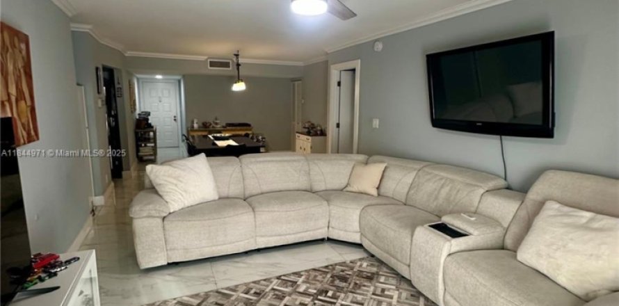 Condo in Deerfield Beach, Florida, 2 bedrooms № 1890696