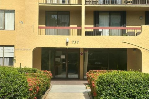 Condo in Deerfield Beach, Florida, 2 bedrooms  № 1890696 - photo 30