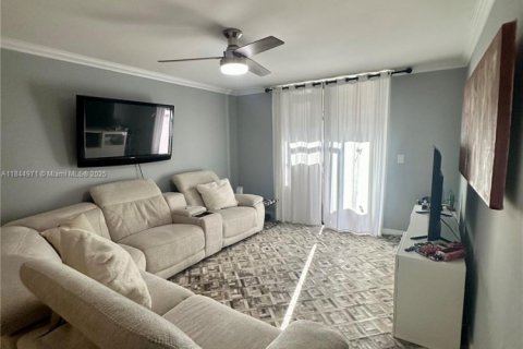 Condo in Deerfield Beach, Florida, 2 bedrooms  № 1890696 - photo 4