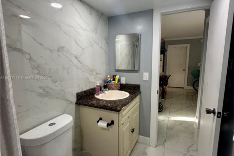 Condo in Deerfield Beach, Florida, 2 bedrooms  № 1890696 - photo 19