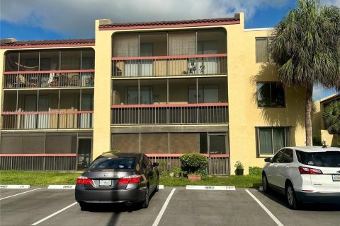 Condo in Deerfield Beach, Florida, 2 bedrooms  № 1890696 - photo 29