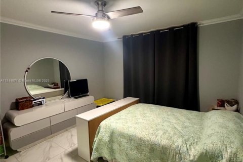 Condo in Deerfield Beach, Florida, 2 bedrooms  № 1890696 - photo 16