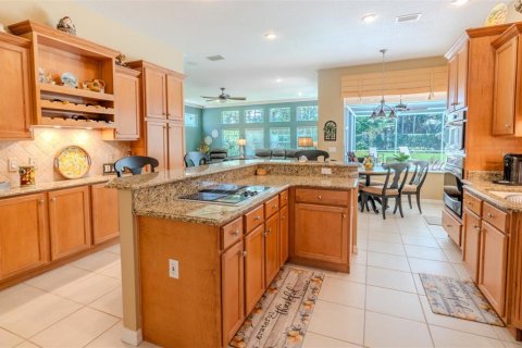 House in Valrico, Florida 4 bedrooms, 267.19 sq.m. № 1755160 - photo 5