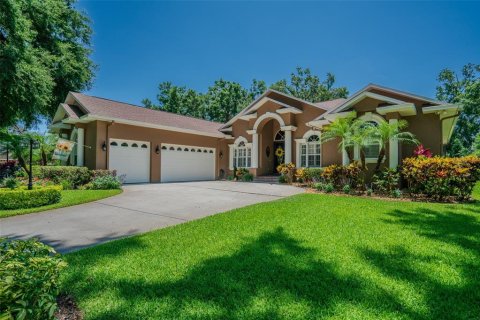 House in Valrico, Florida 4 bedrooms, 267.19 sq.m. № 1755160 - photo 2