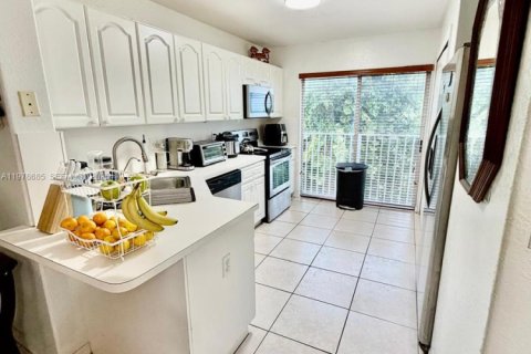 Купить кондоминиум в Дорал, Флорида 3 спальни, 119.84м2, № 2079838 - фото 14