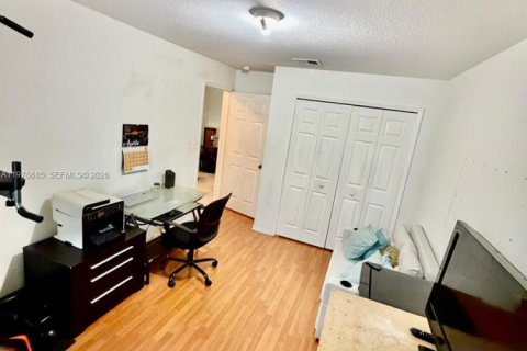 Купить кондоминиум в Дорал, Флорида 3 спальни, 119.84м2, № 2079838 - фото 27