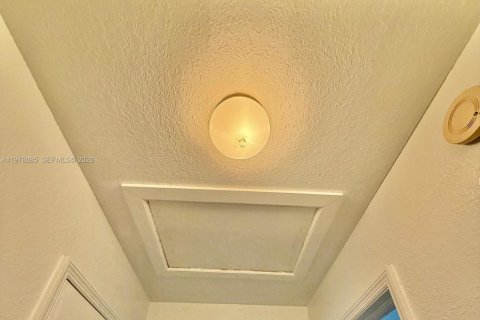 Купить кондоминиум в Дорал, Флорида 3 спальни, 119.84м2, № 2079838 - фото 30