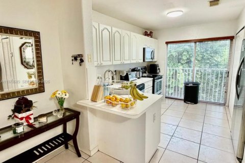Купить кондоминиум в Дорал, Флорида 3 спальни, 119.84м2, № 2079838 - фото 13