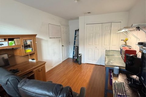 Condo in Doral, Florida, 3 bedrooms № 2079838 - photo 9