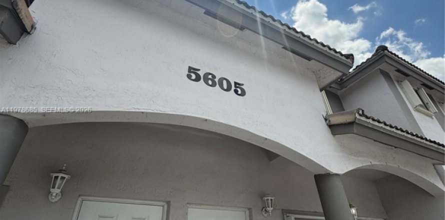 Condo in Doral, Florida, 3 bedrooms № 2079838