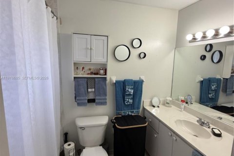 Condo in Doral, Florida, 3 bedrooms № 2079838 - photo 8