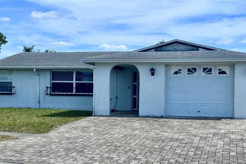 Casa en New Port Richey, Florida 3 dormitorios, 130.99 m2 № 2119717