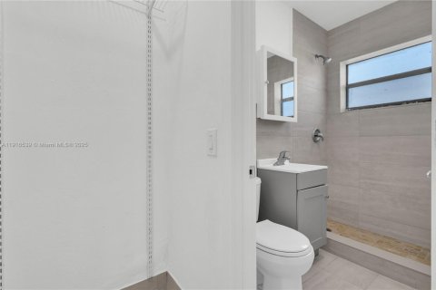 Apartment in North Miami, Florida 1 bedroom, 32.05 sq.m. № 1970930 - photo 9