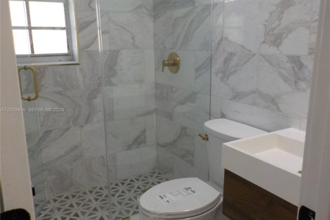 House in Cutler Bay, Florida 2 bedrooms, 80.64 sq.m. № 2075372 - photo 12