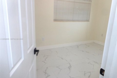 House in Cutler Bay, Florida 2 bedrooms, 80.64 sq.m. № 2075372 - photo 19