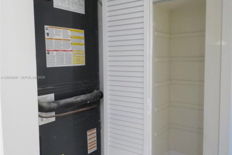 House in Cutler Bay, Florida 2 bedrooms, 80.64 sq.m. № 2075372 - photo 30