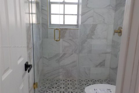 House in Cutler Bay, Florida 2 bedrooms, 80.64 sq.m. № 2075372 - photo 16