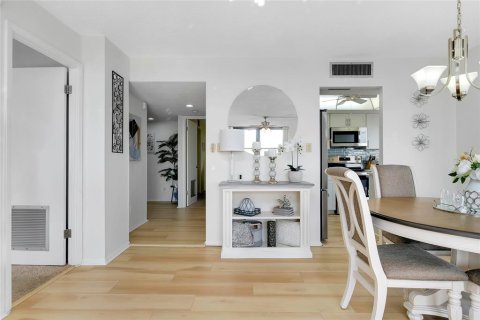 Купить кондоминиум в Сарасота, Флорида 7 комнат, 119.84м2, № 1548229 - фото 23
