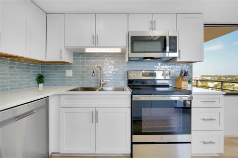 Купить кондоминиум в Сарасота, Флорида 7 комнат, 119.84м2, № 1548229 - фото 26