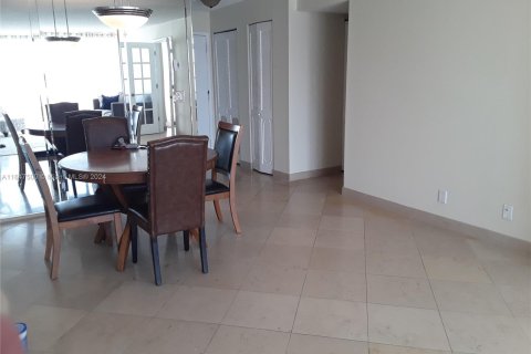 Copropriété à louer à Hallandale Beach, Floride: 2 chambres, 94.76 m2 № 1959241 - photo 7
