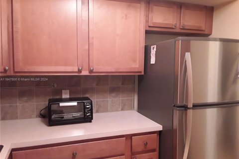 Copropriété à louer à Hallandale Beach, Floride: 2 chambres, 94.76 m2 № 1959241 - photo 5