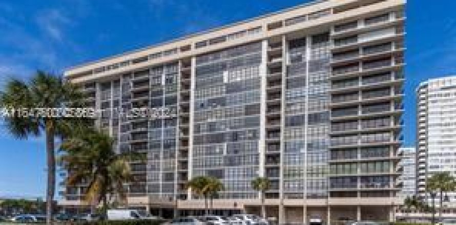 Condo à Hallandale Beach, Floride, 2 chambres  № 1959241