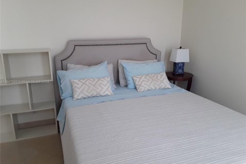 Copropriété à louer à Hallandale Beach, Floride: 2 chambres, 94.76 m2 № 1959241 - photo 17