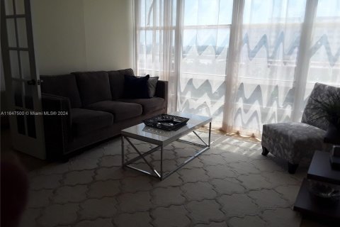 Copropriété à louer à Hallandale Beach, Floride: 2 chambres, 94.76 m2 № 1959241 - photo 12