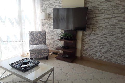 Copropriété à louer à Hallandale Beach, Floride: 2 chambres, 94.76 m2 № 1959241 - photo 11