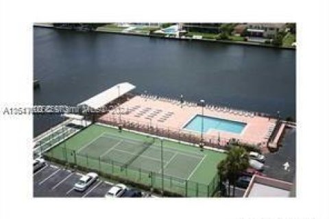 Copropriété à louer à Hallandale Beach, Floride: 2 chambres, 94.76 m2 № 1959241 - photo 23