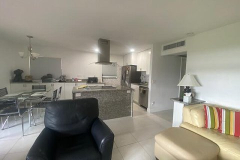 Apartment in Delray Beach, Florida 2 bedrooms, 81.75 sq.m. № 2181325 - photo 6