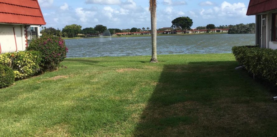 Apartment in Delray Beach, Florida 2 bedrooms, 81.75 sq.m. № 2181325