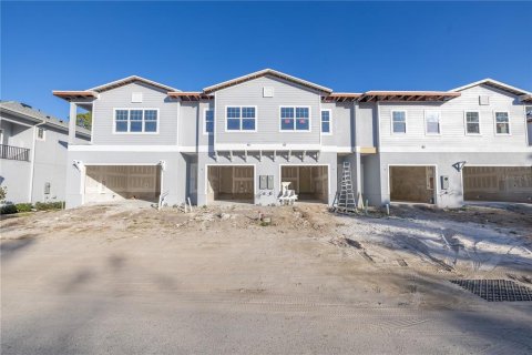 Townhouse in Tampa, Florida 3 bedrooms, 139.73 sq.m. № 1733718 - photo 1