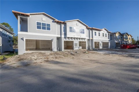 Townhouse in Tampa, Florida 3 bedrooms, 139.73 sq.m. № 1733718 - photo 2