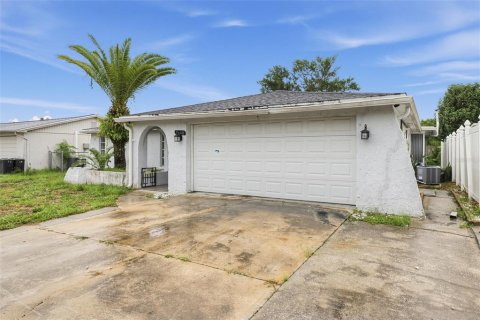 Villa ou maison à vendre à Port Richey, Floride: 3 chambres, 143.53 m2 № 2410491 - photo 3