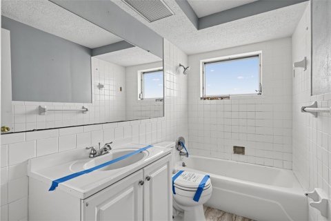 Villa ou maison à vendre à Port Richey, Floride: 3 chambres, 143.53 m2 № 2410491 - photo 15