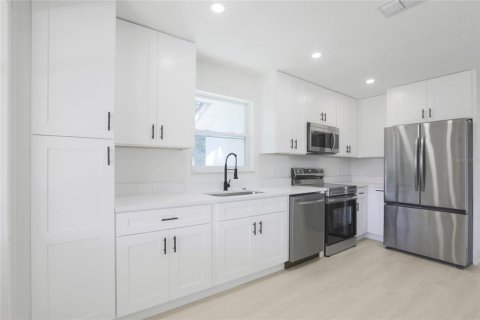Casa en venta en Sarasota, Florida, 3 dormitorios, 138.7 m2 № 1907927 - foto 11